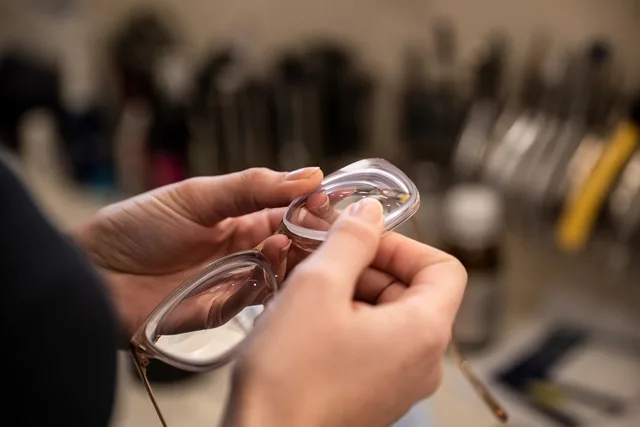 glasses, optician, ophthalmologist, eye, ophthalmology, optics, glasses frame, see, reading glasses. When to hand framing or mounting work to a professional, and five questions to ask