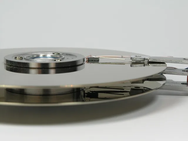 hard drive, technology, computer, storage medium, hdd, data store, datailaufnahme, macro, hardware, storage, hard drive, hard drive, hard drive, hard drive, hard drive, computer, hdd, hdd. 4 parts of memory display storage, explained